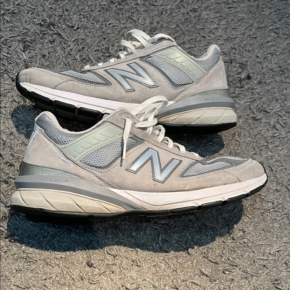 New balance 990 v5
